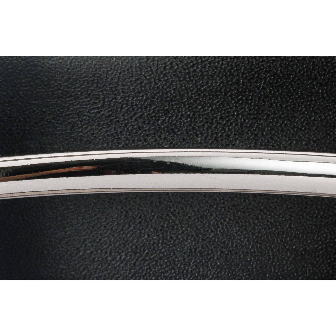 The Neiva Black/White Leather Belt