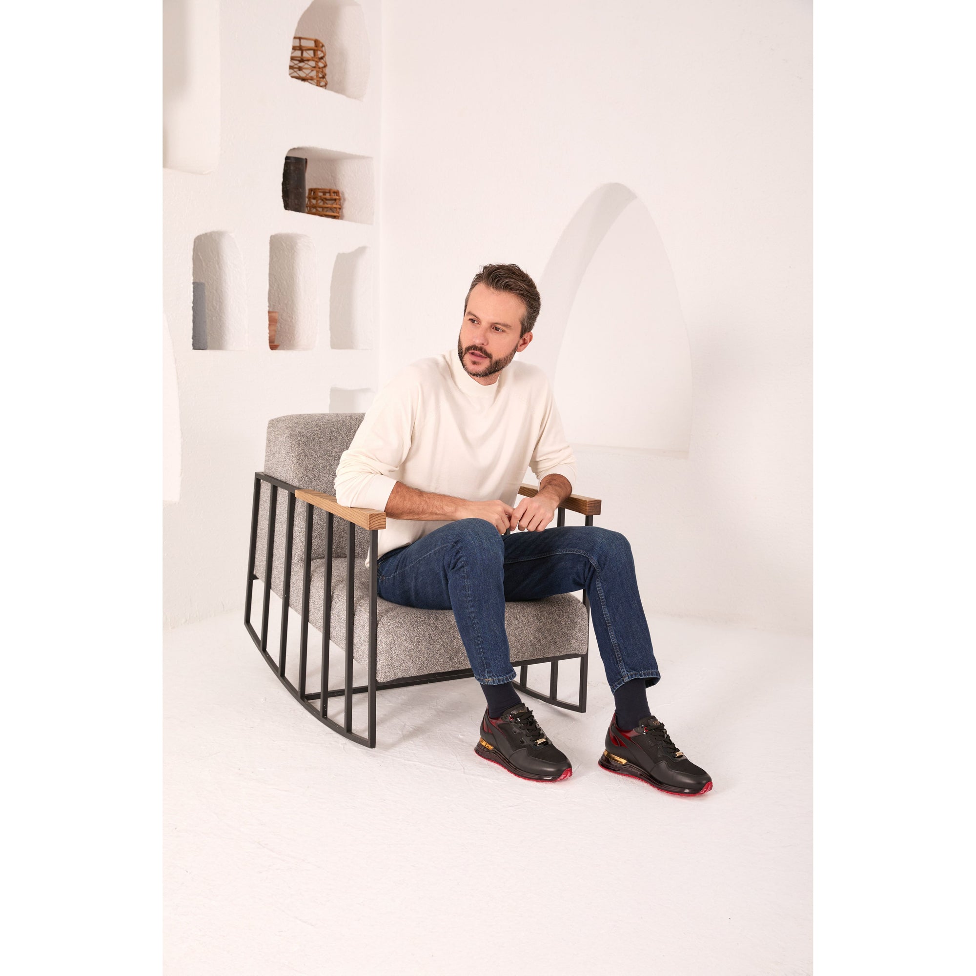 The Rialto Black & Red Patent Leather Men Sneaker