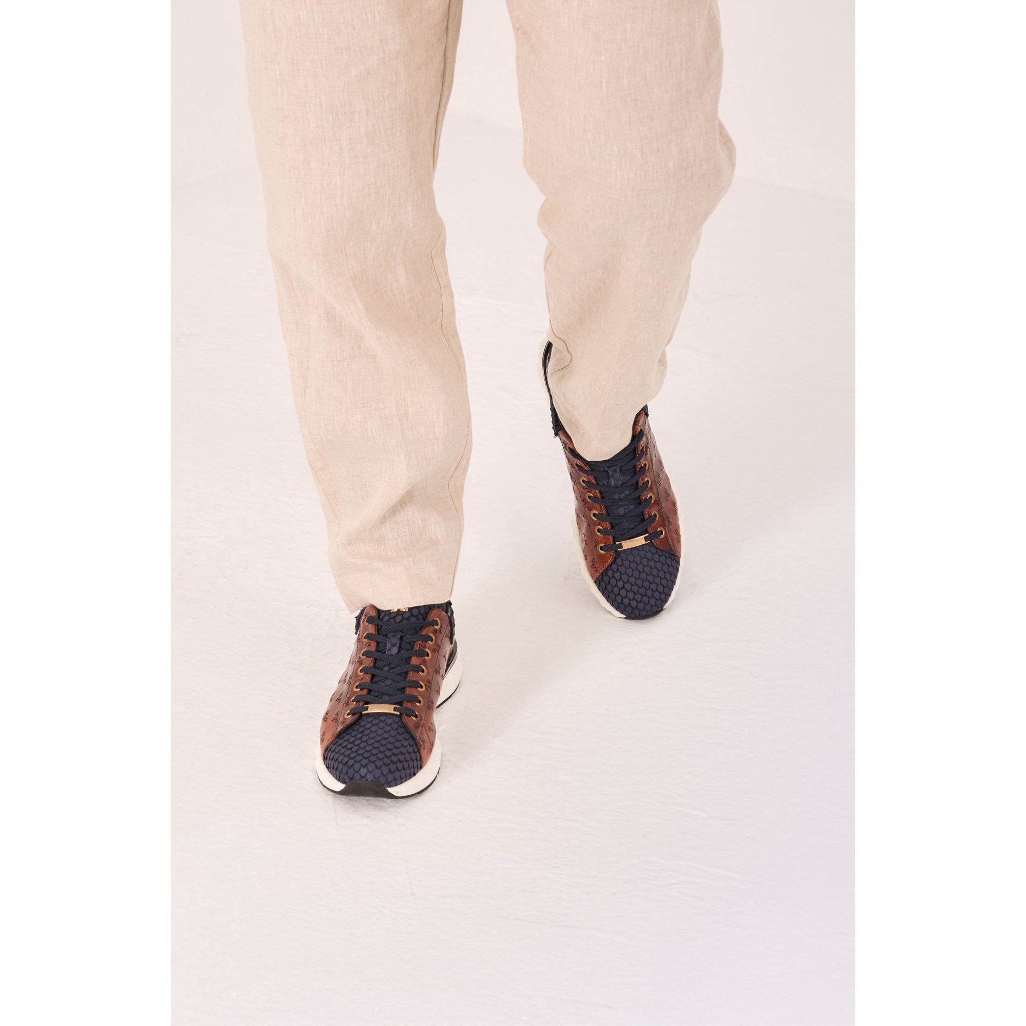 The Caesars Navy & Tan Leather Men Sneaker