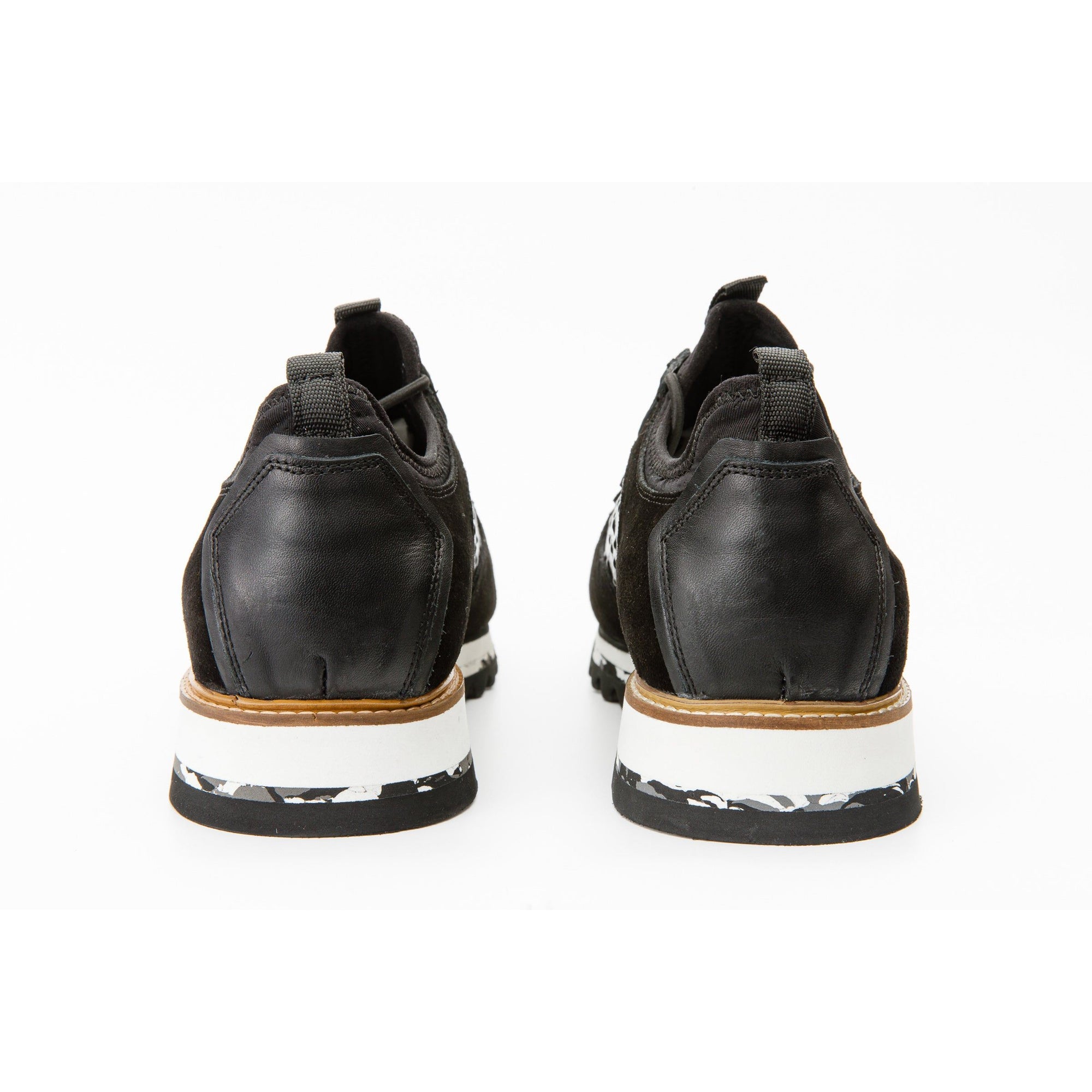 The Sopez Black Leather Men Sneaker