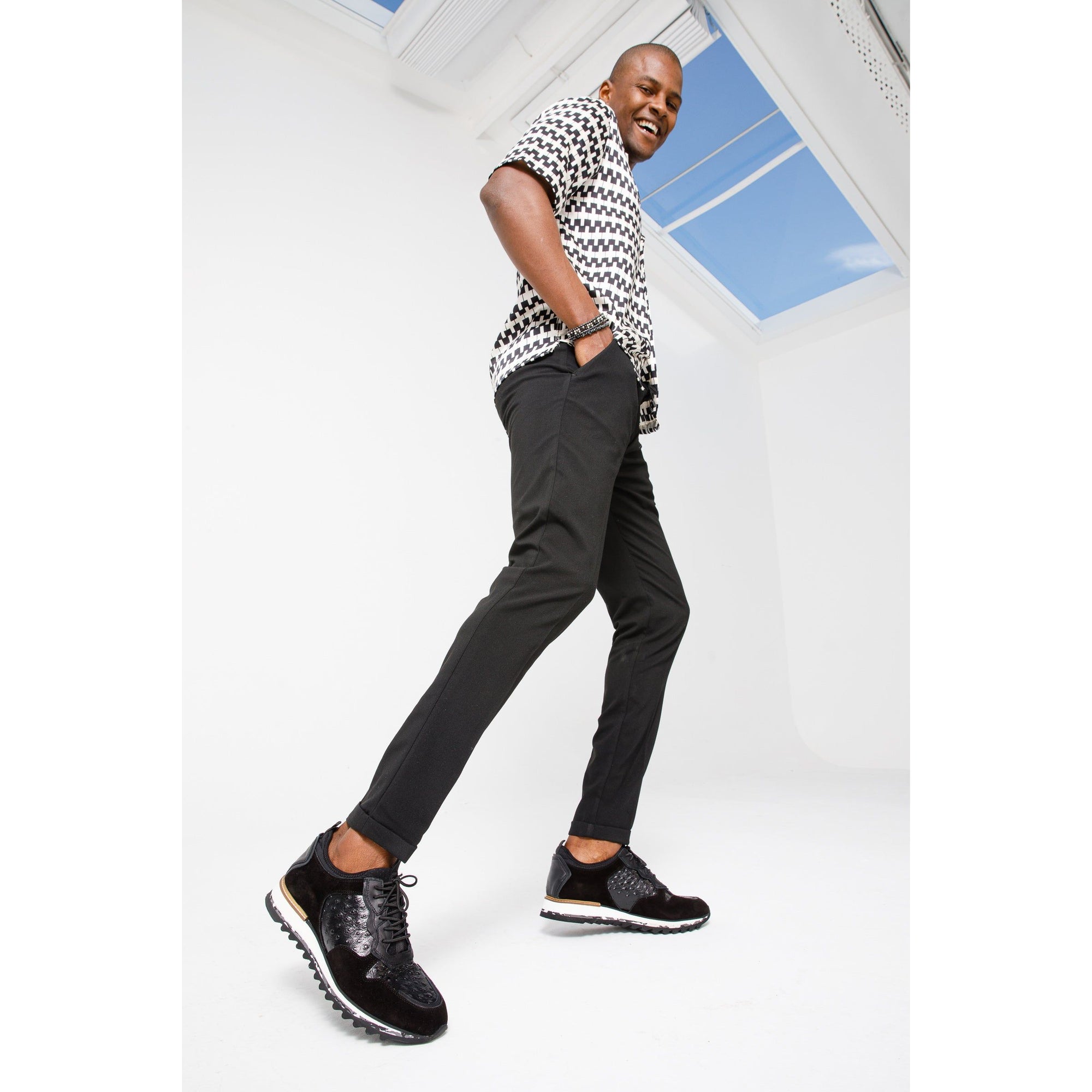 The Sopez Black Leather Men Sneaker