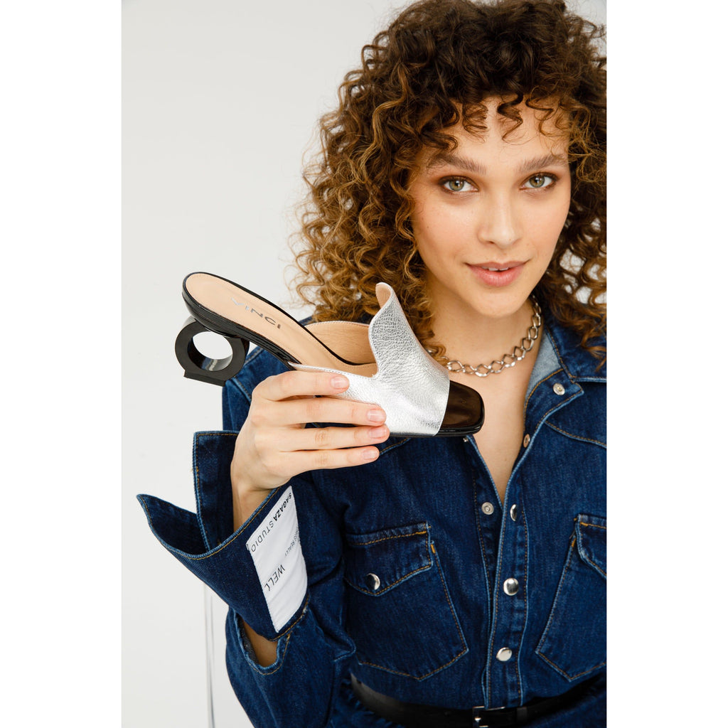 Vinci The Tory Silver Leather Women Sandal Circle Heel Design