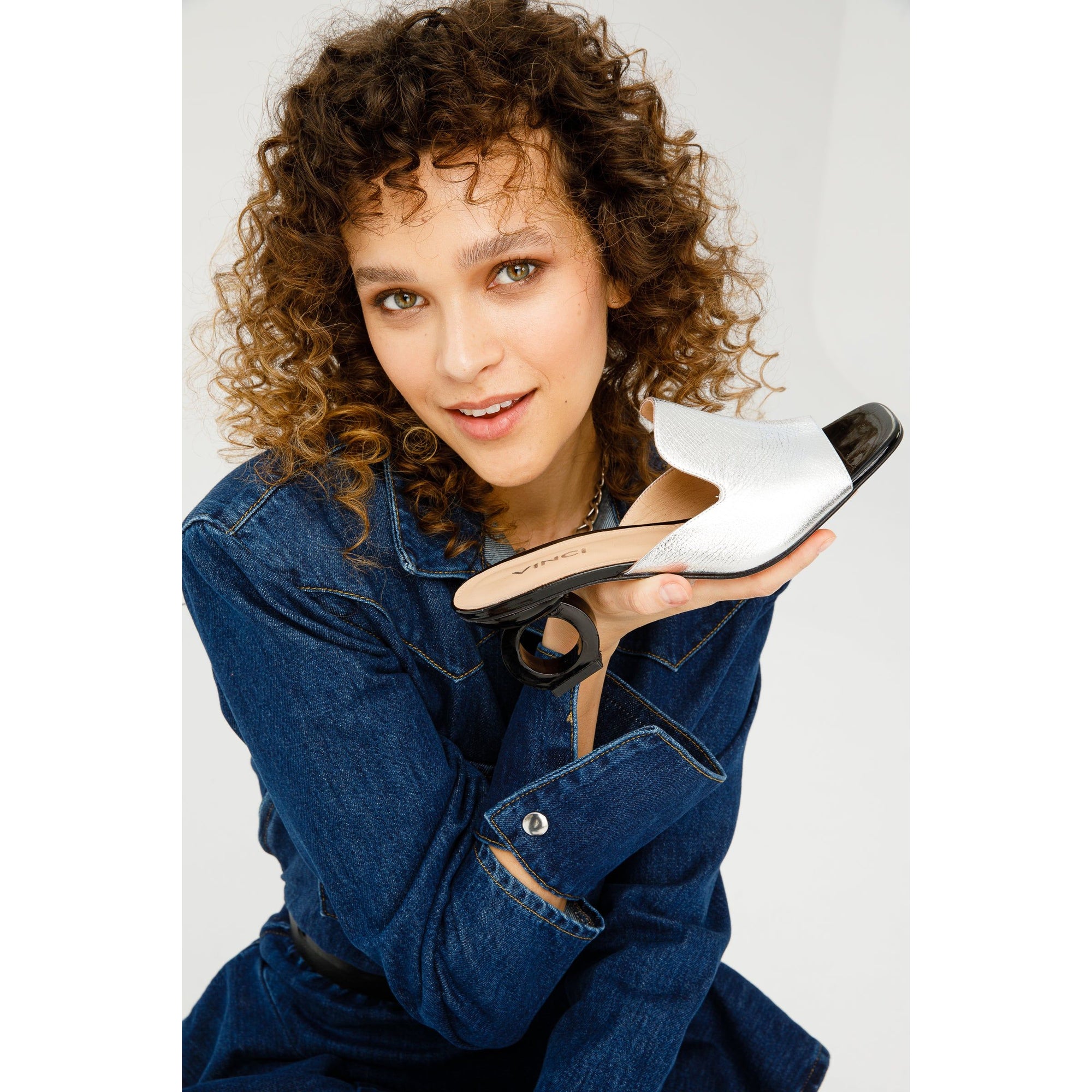 Vinci The Tory Silver Leather Women Sandal Circle Heel Design