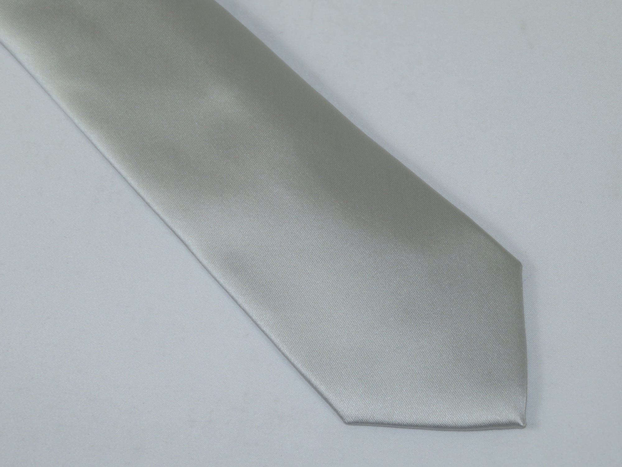Men's Perry Ellis Tie Classic Satin Silky Feel #Perry-2 Solid Silver Gray
