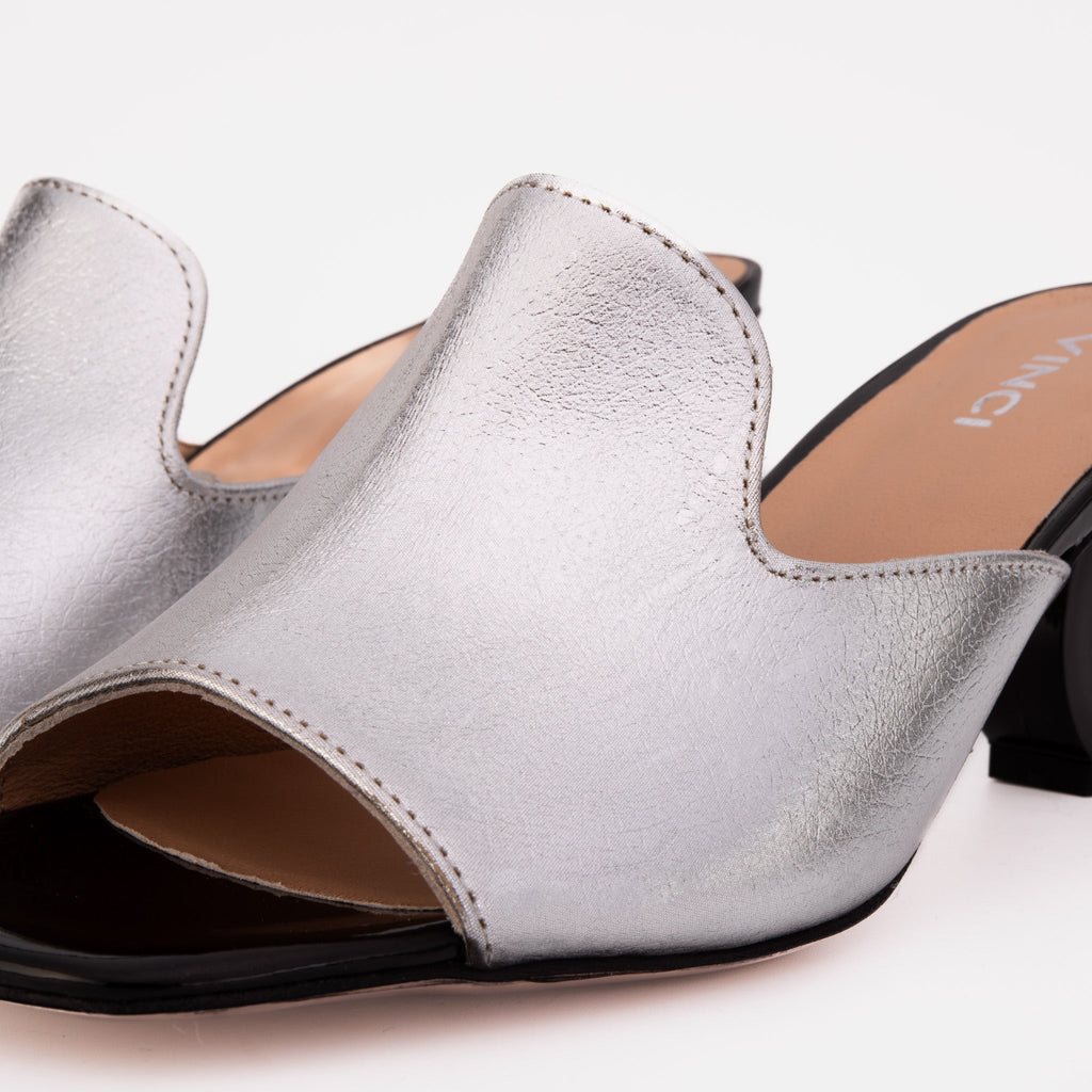 Vinci The Tory Silver Leather Women Sandal Circle Heel Design