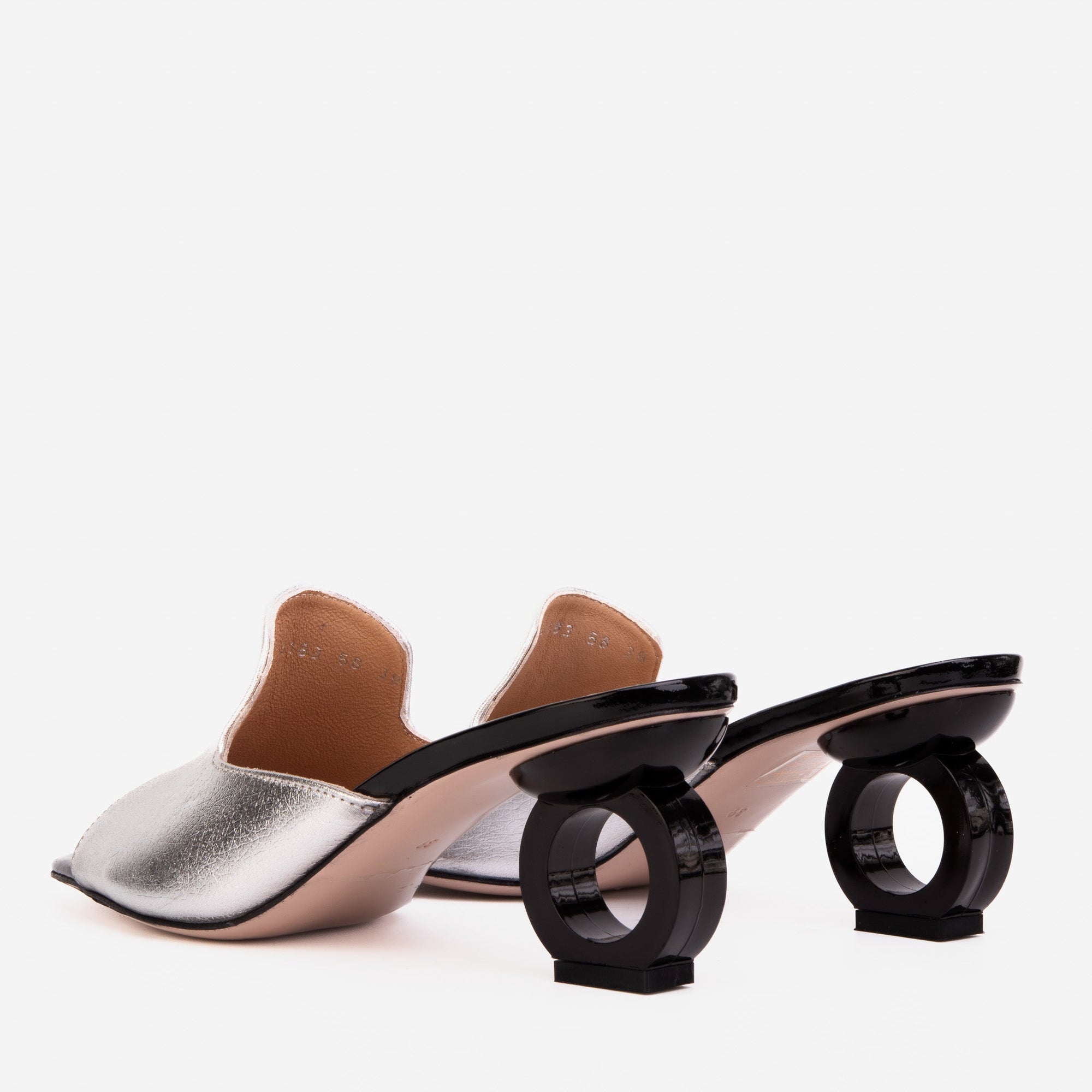 Vinci The Tory Silver Leather Women Sandal Circle Heel Design