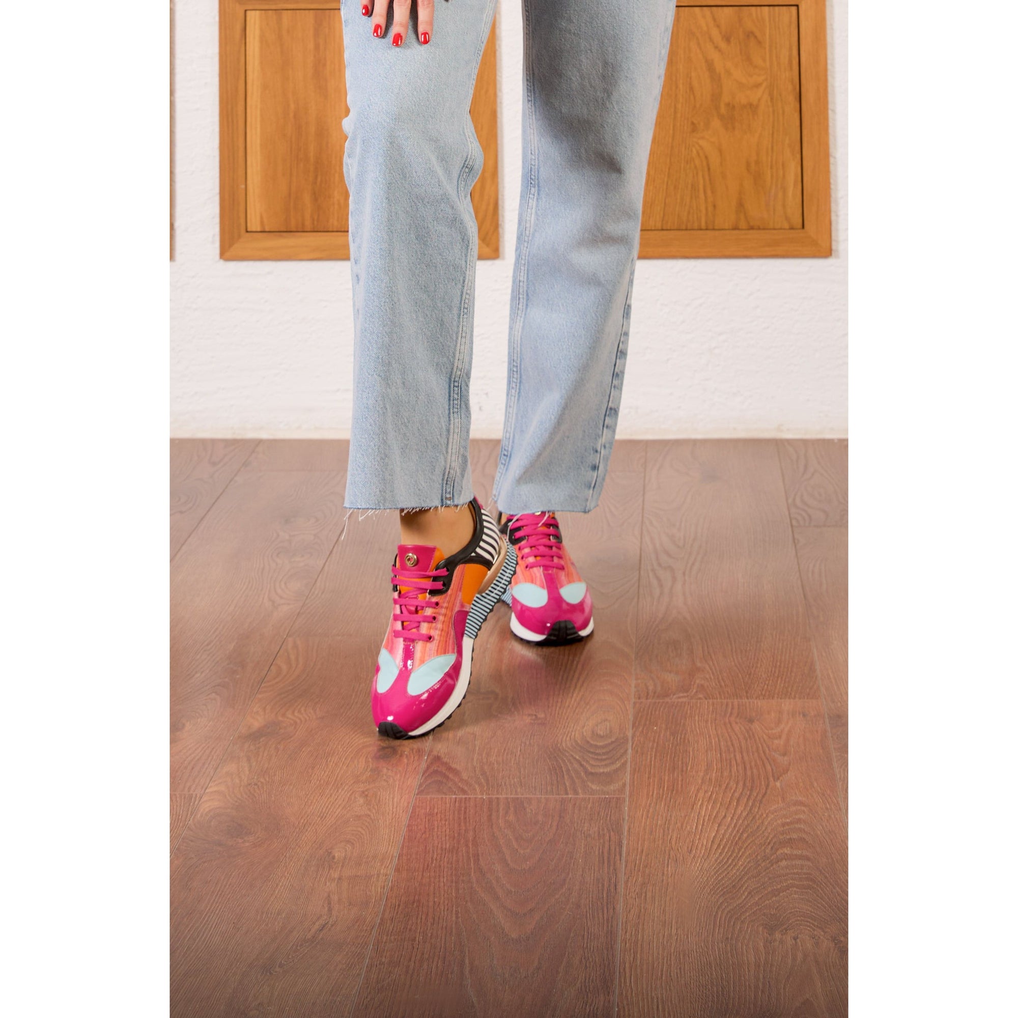 Vinci  Santa Amaro Multi Color Fuchsia Women Sneaker