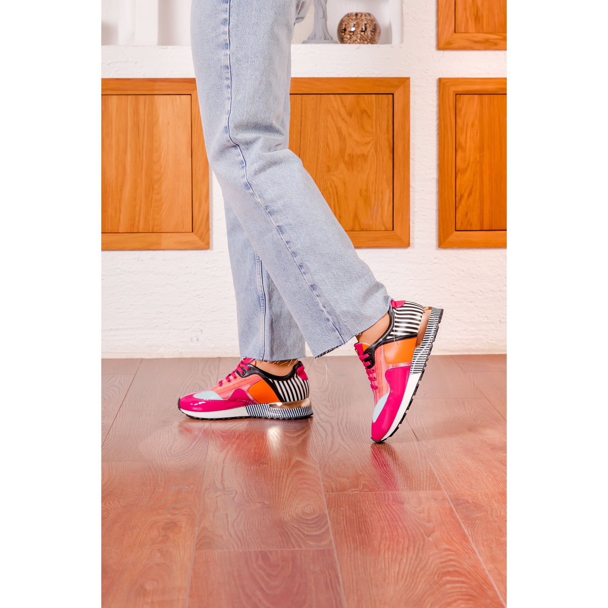 Vinci  Santa Amaro Multi Color Fuchsia Women Sneaker