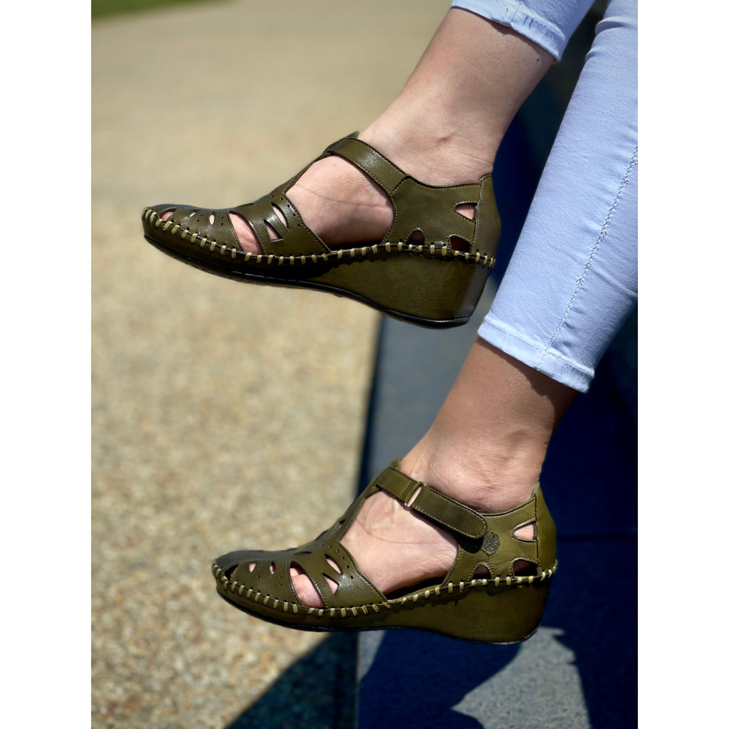 The Tonmawr Green Leather Sandal Final Sale!