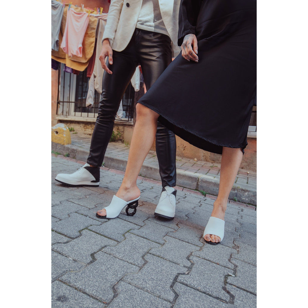 The Cymmer White Leather Women Sandal