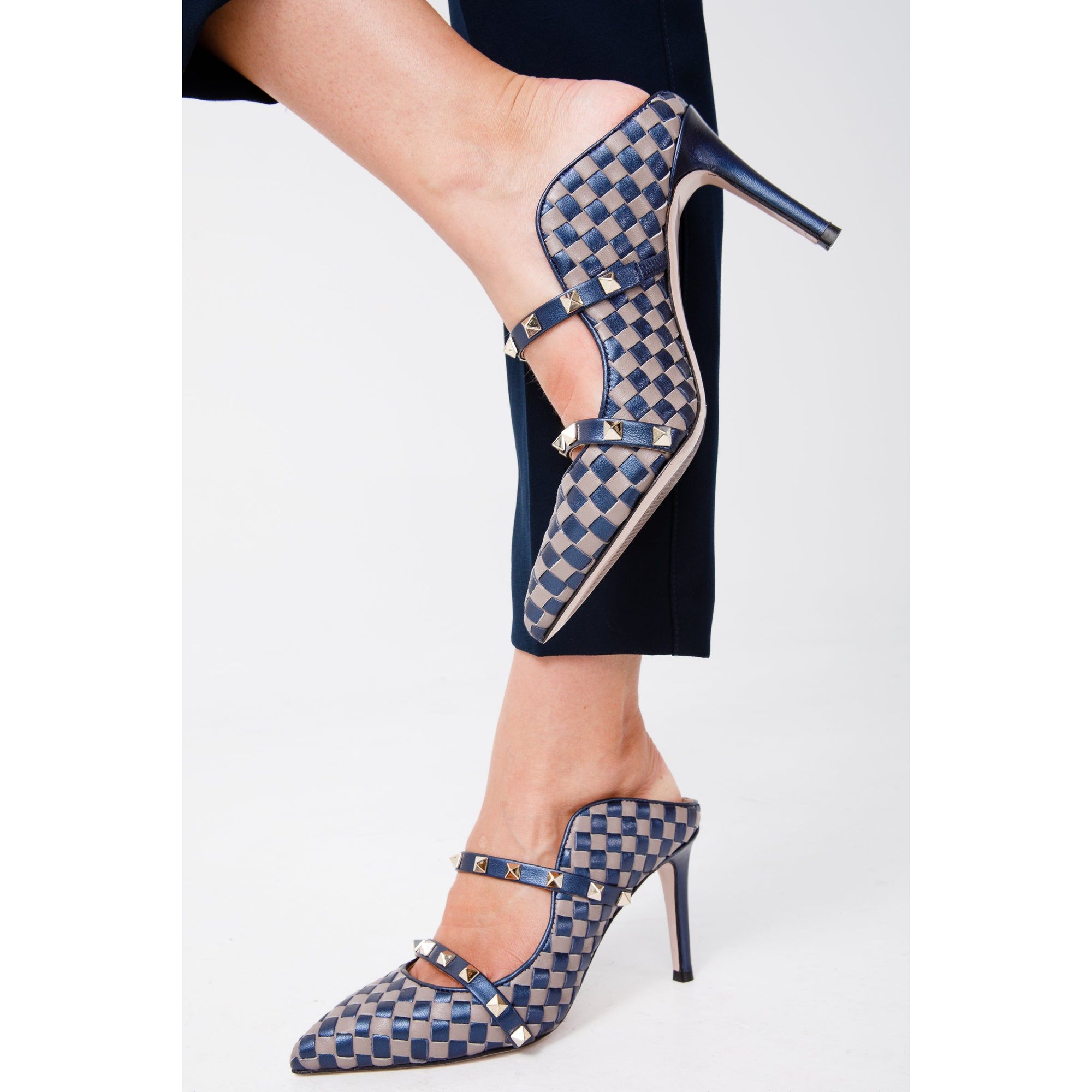 Vinci The Dosso Navy Blue Handwoven Pointy Toe Leather Women Sandal