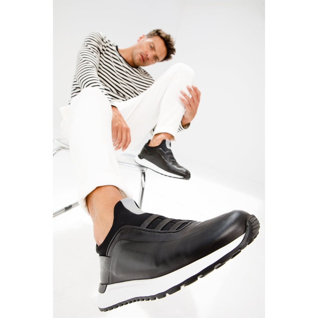 The Sonoma Black Leather Men Sneaker