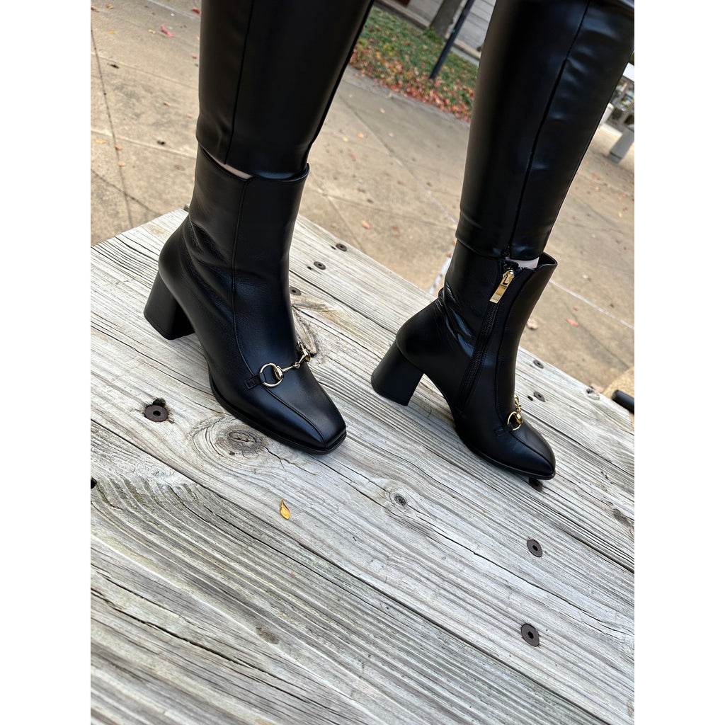 The Bukres Black Leather Block Heel Women Boot