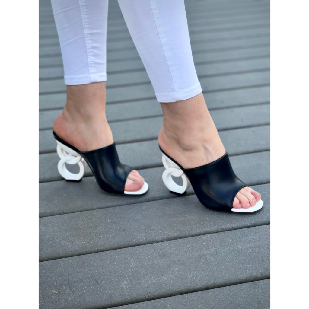 The Cymmer Black Leather Women Sandal