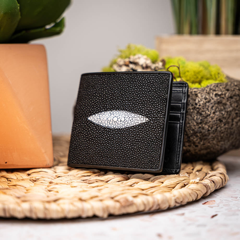 Genuine stingray Vallo Wallet Black